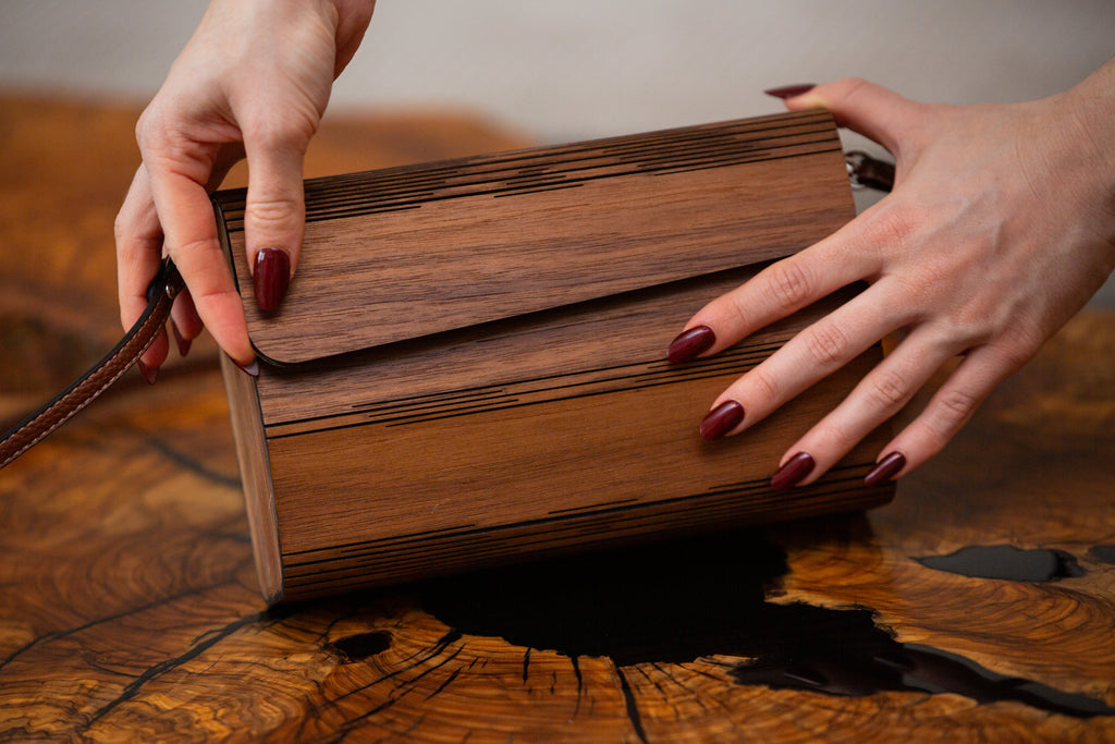 Holzhandtasche – Tragholz