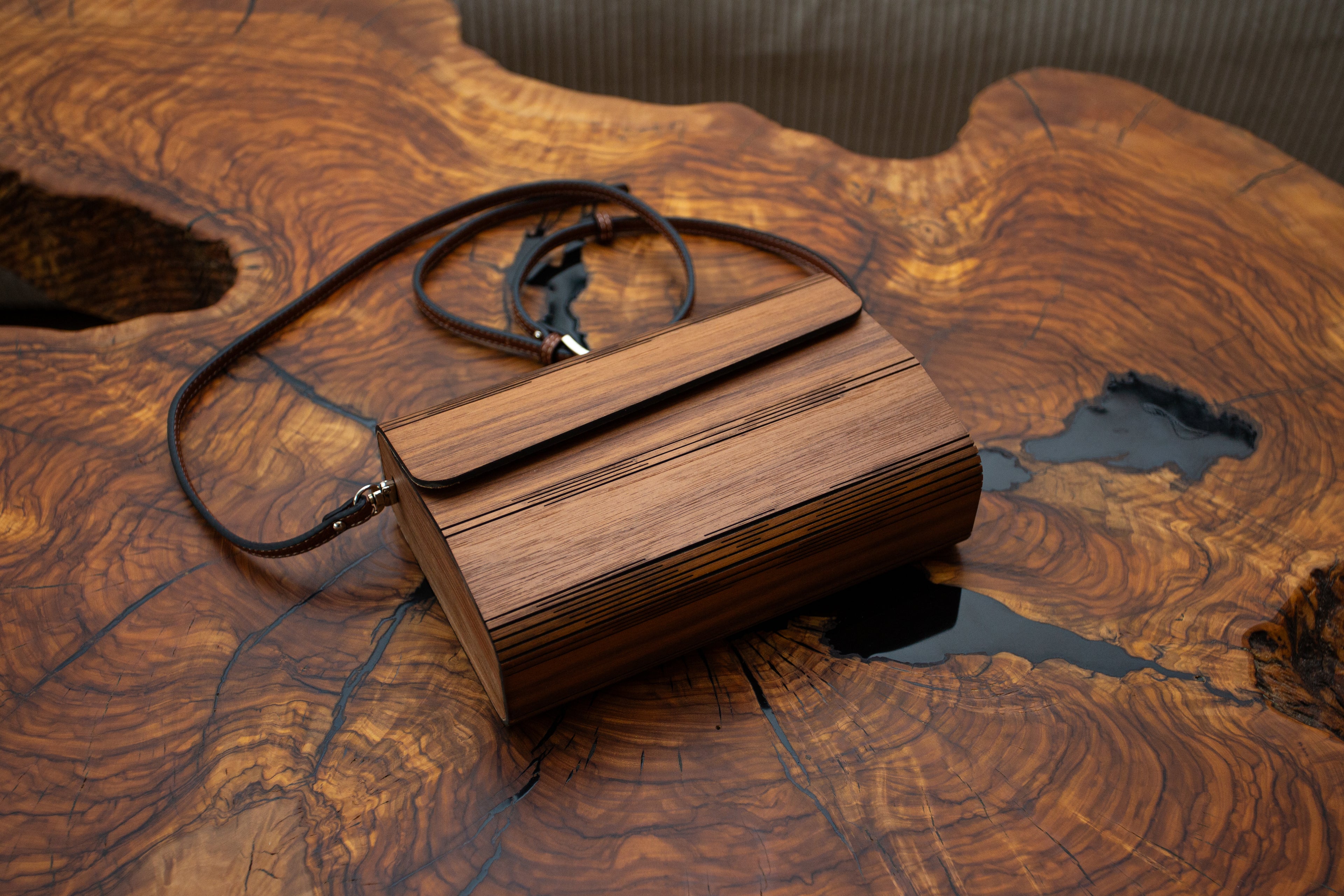 Holzhandtasche – Tragholz